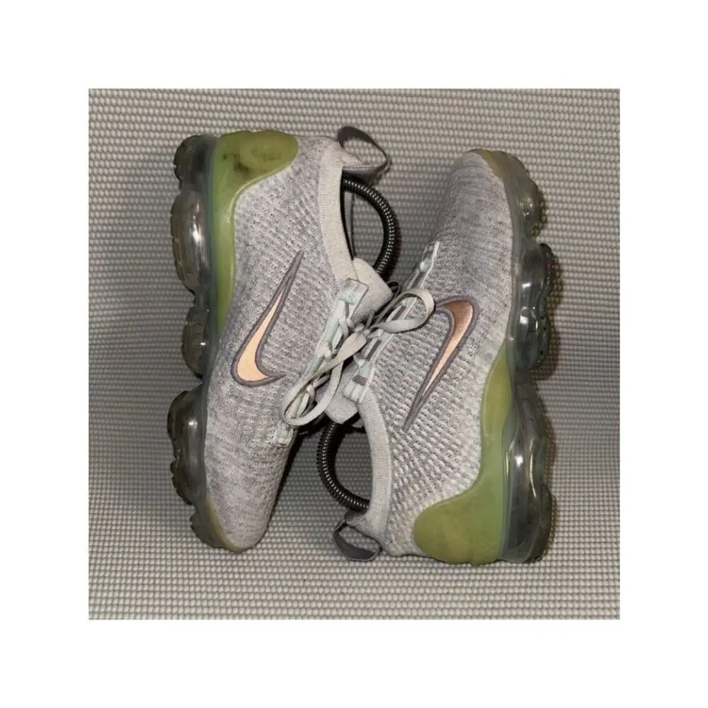 Nike Air VaporMax 2021 Gray Green Athletic Comfort Shoes Sneakers Youth Size 6Y